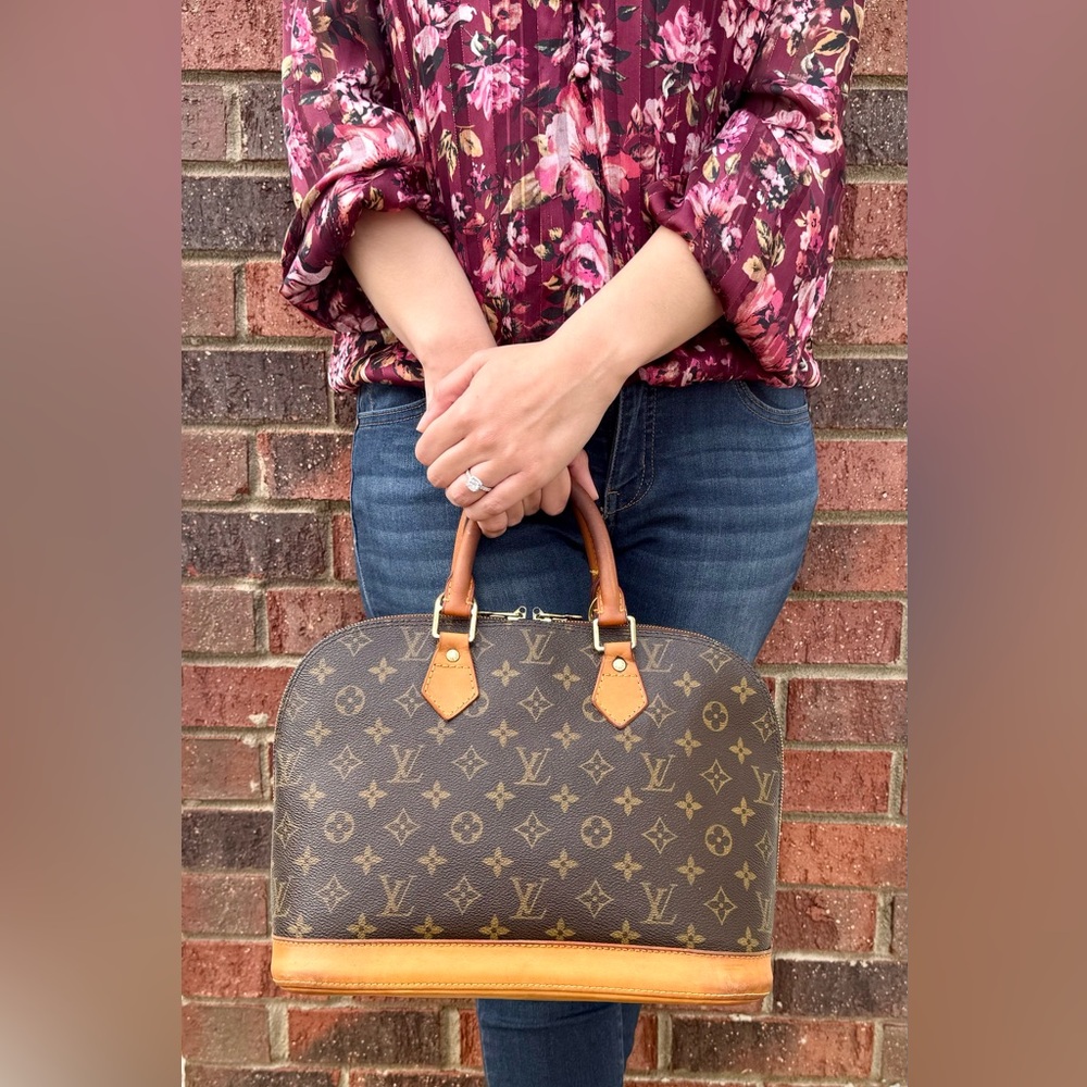 Authentic Louis Vuitton Alma PM. PRELOVED condition.